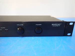 Shure L4 Diversity Wireless Receiver  No cables