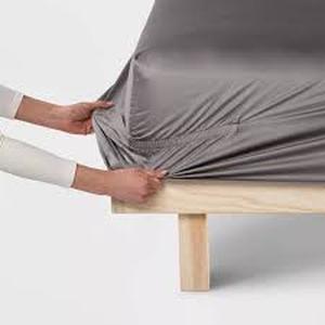 lot 351 image: 400 Thread Count Performance Fitted Sheet - Threshold- Fits most mattresses