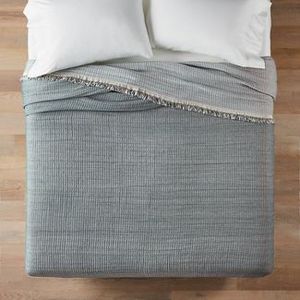 lot 356 image: Reversible Textured Cotton Chambray Coverlet - Casaluna - 110 x 96
