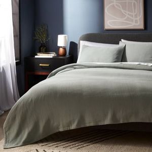 lot 371 image: Luxe Matelasse Coverlet - Threshold - King