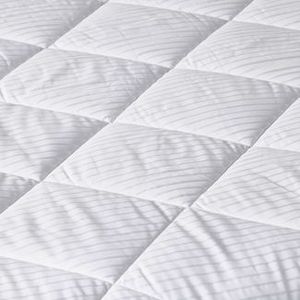 lot 374 image: Cool Plush Mattress Pad - Casaluna - Full