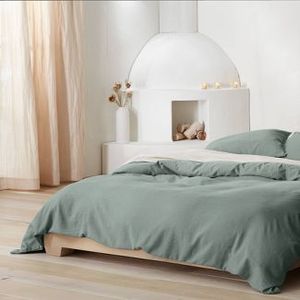 lot 399 image: Heavyweight Linen Blend Duvet Cover & Pillow Sham Set - Casaluna - FullQueen