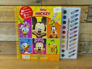 lot 46 image: Mickey Mouse Clubhouse Deluxe Paint And Color