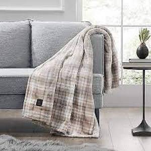 lot 125 image: 50x60 Cozy Heated Throw Blanket Oatmeal Plaid - Brookstone
