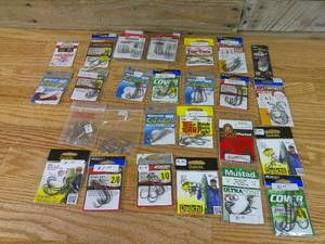 lot 90 image: Mixed Lot of 28 Fishing Hook Packs