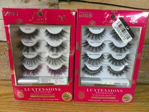 lot 530 image: Set of 2 Kiss Lash Extension Kit