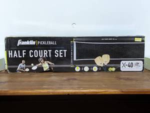 lot 315 image: Franklin Sports Quikset Half Court Pickleball Starter Net Set - On the Go