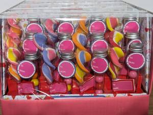 lot 910 image: Case Pack Suckers & Gumballs in Display - BB 12012024