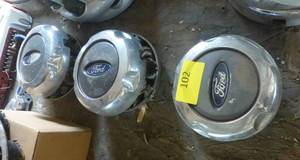 Six Ford Explorer hub caps