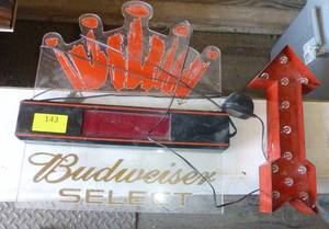 Budweiser Select sign clock and arrow
