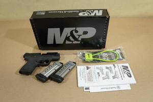 NEW Smith &amp Wesson M&ampP40 Shield 2.0 .40 S&ampW Semi-Auto Pistol - 3 Magazines