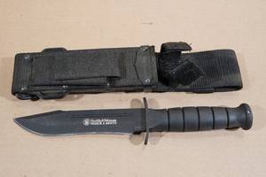Smith & Wesson Search & Rescue Knife with Sheath
