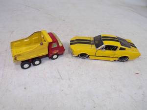 2 Die cast Cars