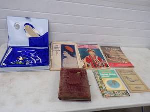 Asian Outfit, Vintage Pictures and Magazines