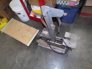 Sander with Adjustable Table Mount