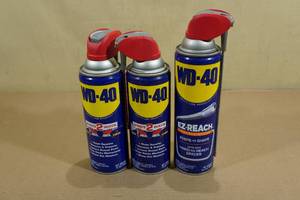 lot 5 image: 3 Spray Cans WD-40