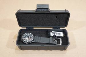 lot 28 image: Luminox Navy Seal Black Dial Rubber Strap Mens Watch XS.3001.F