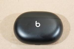 lot 30 image: Beats Studio Buds -Black