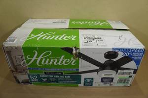 lot 118 image: Hunter Large Room 52 Ceiling Fan with Light -Matte Black
