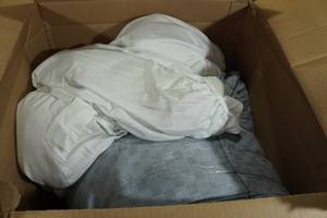 lot 141 image: Queen Mattress Topper
