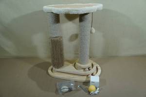 lot 146 image: Made4Pets Cat Scratching Post 18x15x10