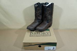 lot 154 image: Smoky Mountain Kids Boots -Size 5