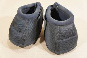 lot 155 image: Prifessionals Choice Bell Boots -Large