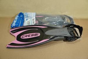 lot 177 image: Cressi Frog Plus Adult Open Heel Scuba Diving Fins -SM, Pink