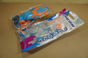 lot 184 image: Cressi Kids Snorkel Set -Fin Size SM