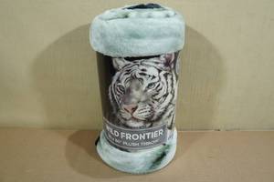 lot 238 image: Wild Frontier Plush Throw 50x60