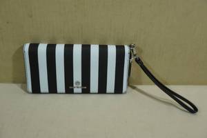 lot 20B image: Michael Kors Wallet -Jet Set Charm Large Continental
