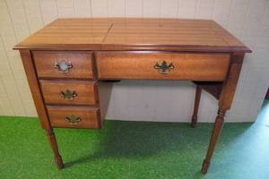 lot 64 image: Singer Briarwood Cabinet