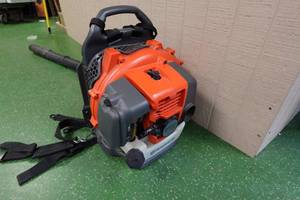 lot 20D image: Husqvarna 350BT Backpack Leaf Blower