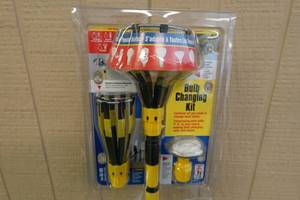 lot 13B image: Light Bulb Changing Kit