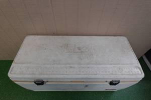 lot 130D image: Igloo Marine 162 Cooler