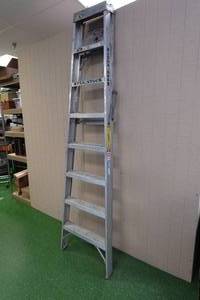 lot 3D image: 8 Louisville Aluminum Ladder