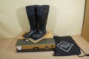 lot 232 image: Muck Boot Unisex Forager Boots -Mens 6, Womens 7
