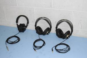 lot 4 image: Lot of 3 Pairs - Professional Studio Over-the-Ear Stereo Audio Headphones