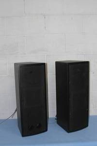 lot 33 image: PAIR of Innovox FR 26 R Pro Audio Trapezoidal Dual 6 Loudspeakers  Speakers with Clamp Mounts