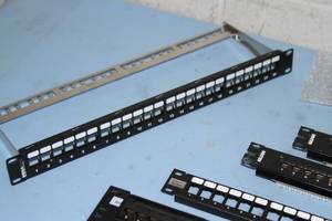 lot 75 image: Lot of Miscellaneous Network Cat5 Cat6 Patch Panels