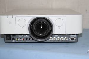 lot 113 image: Sony VPL-FHZ55 WXGA Widescreen Laser Light Source 4000-Lumen Home Theater Conference HD Video Projector