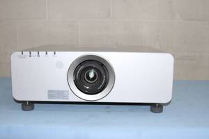 lot 129 image: Panasonic DW6300 WXGA DLP Dual Lamp Projector