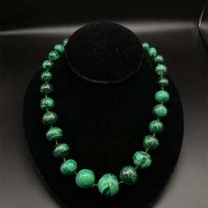 Southwest Collection Large, Graduated Size Round Malachite Beaded Necklace, Rich Beautiful Green Hues