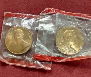 (2) Bronze US Mint Presidential Medals - Johnson & Roosevelt