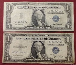(2) 1935 Silver Certificate $1 Notes