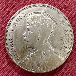 1934 New Zealand Silver Half Crown Coin