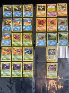 Lot of 26 Pokemon Cards- Fossil Set- 2 Holos