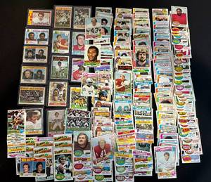 Lot of&nbsp 200 Vintage 1970s NFL Football Trading Cards