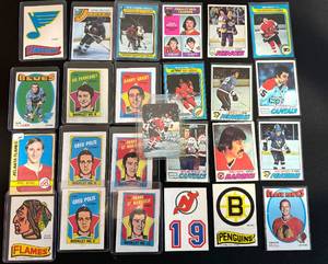 Lot of 25 Vintage 1970s Hockey Cards
