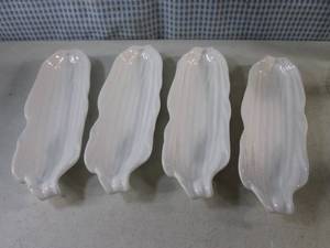 lot 39 image: (FS) Set of 4 Vintage California Pottery Corn On The Cob Dishes Plates Trays USA #686